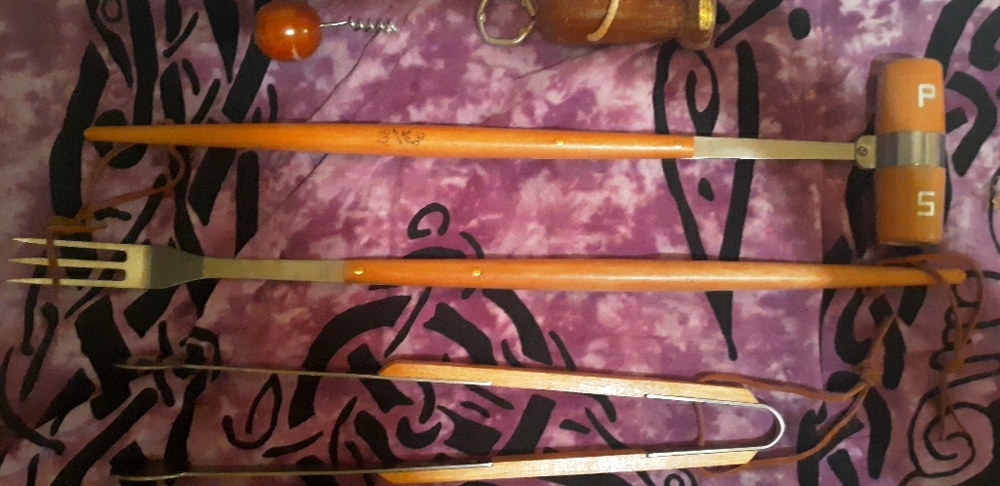 BBQ and Wine cork set